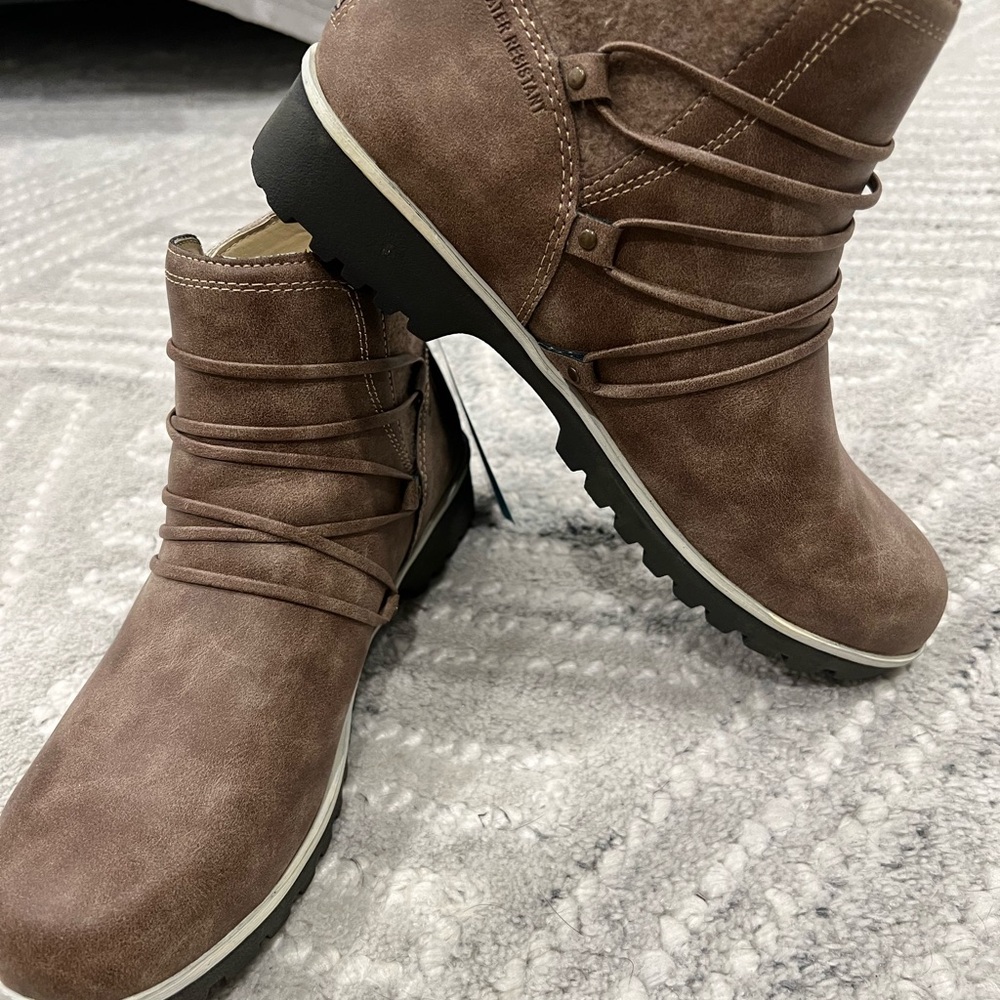 JBU Brown Ankle Boots - Picture 3 of 3